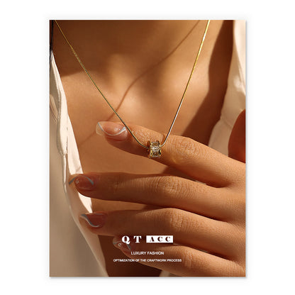 18K Gold Zircon Pendant Necklace