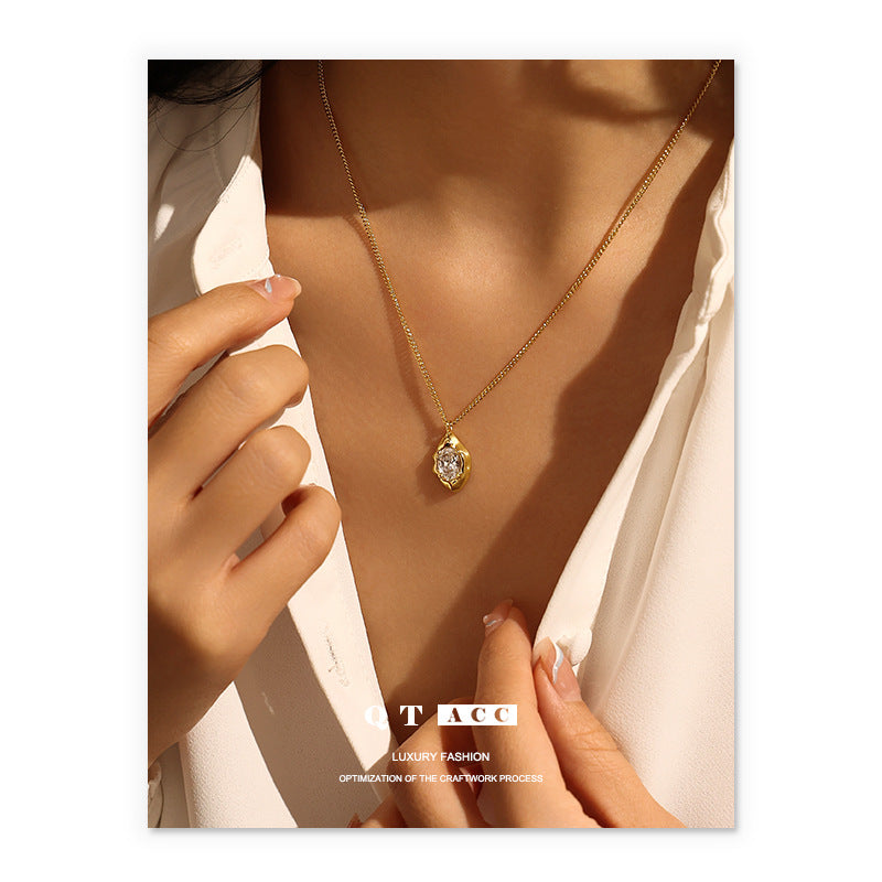 18K Gold Zircon Pendant Necklace